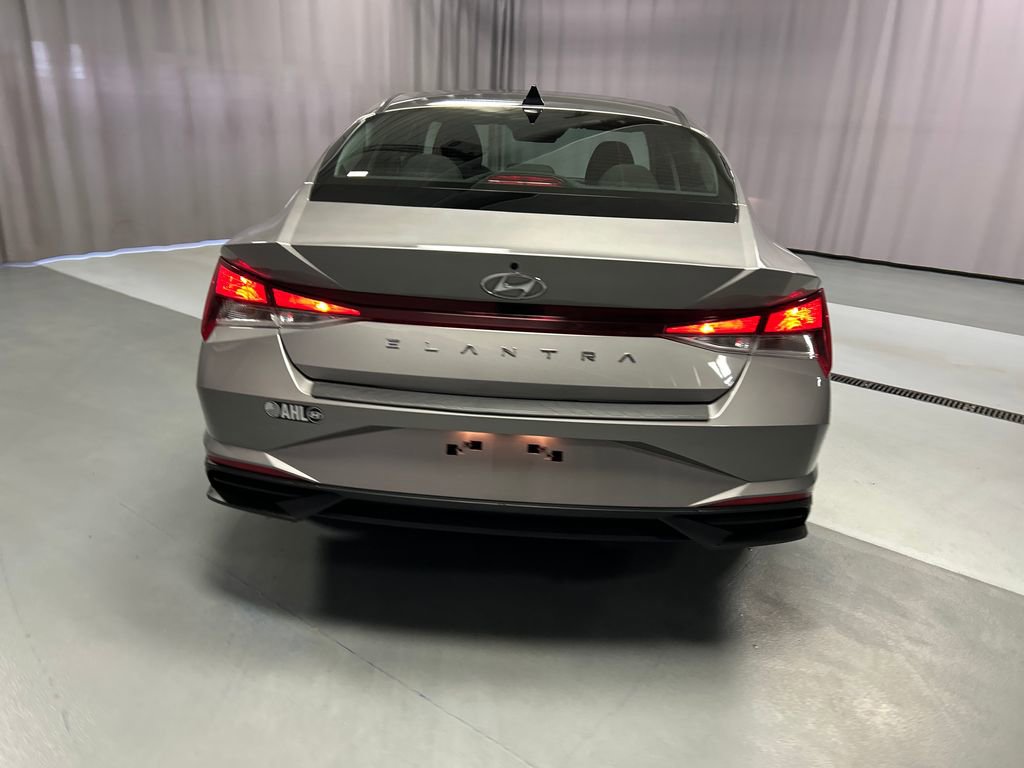 Used 2023 Hyundai Elantra SEL w/ Cargo Package image 6
