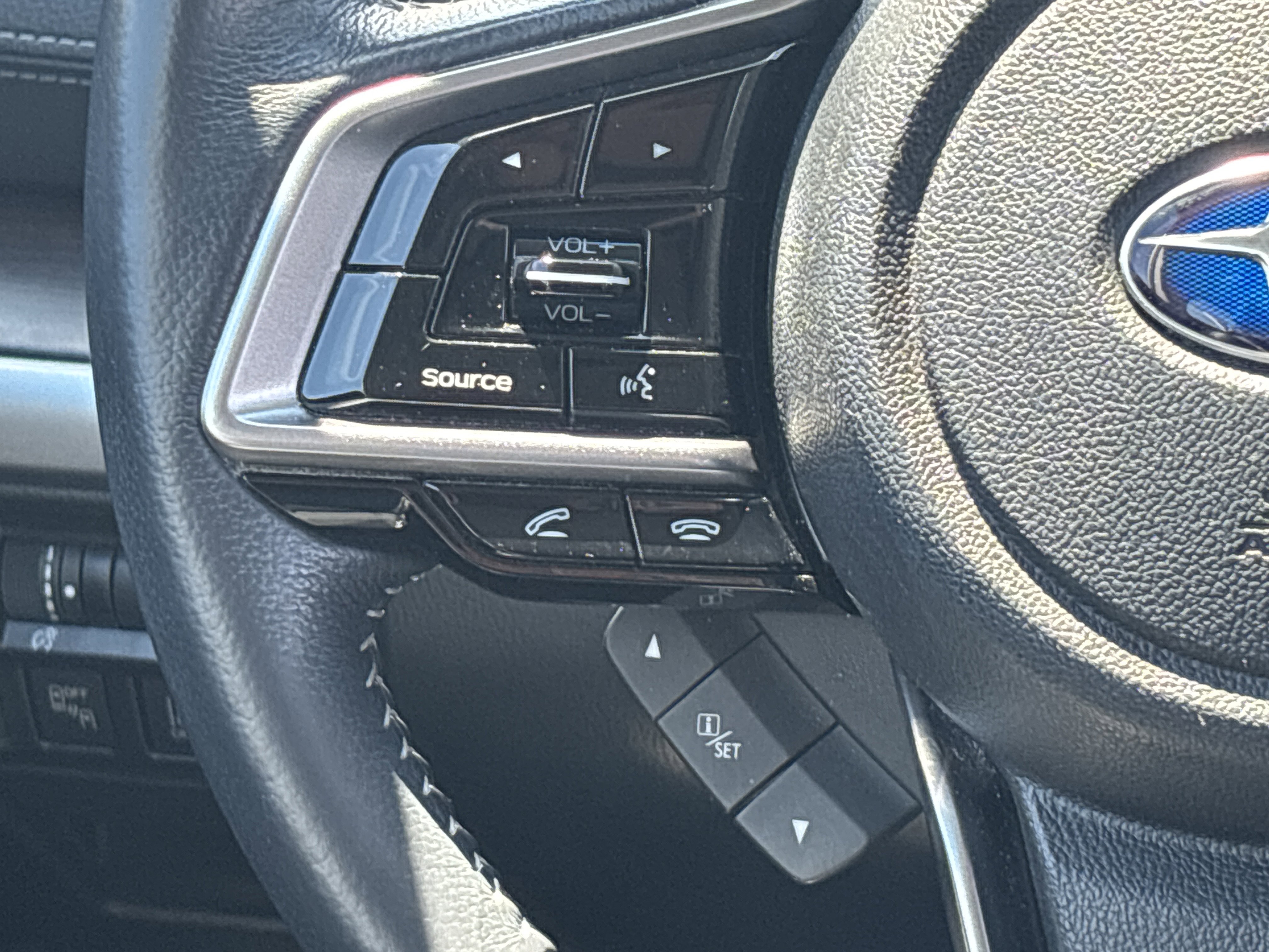 Used 2018 Subaru Legacy 3.6R Limited AWD/4WD image 4
