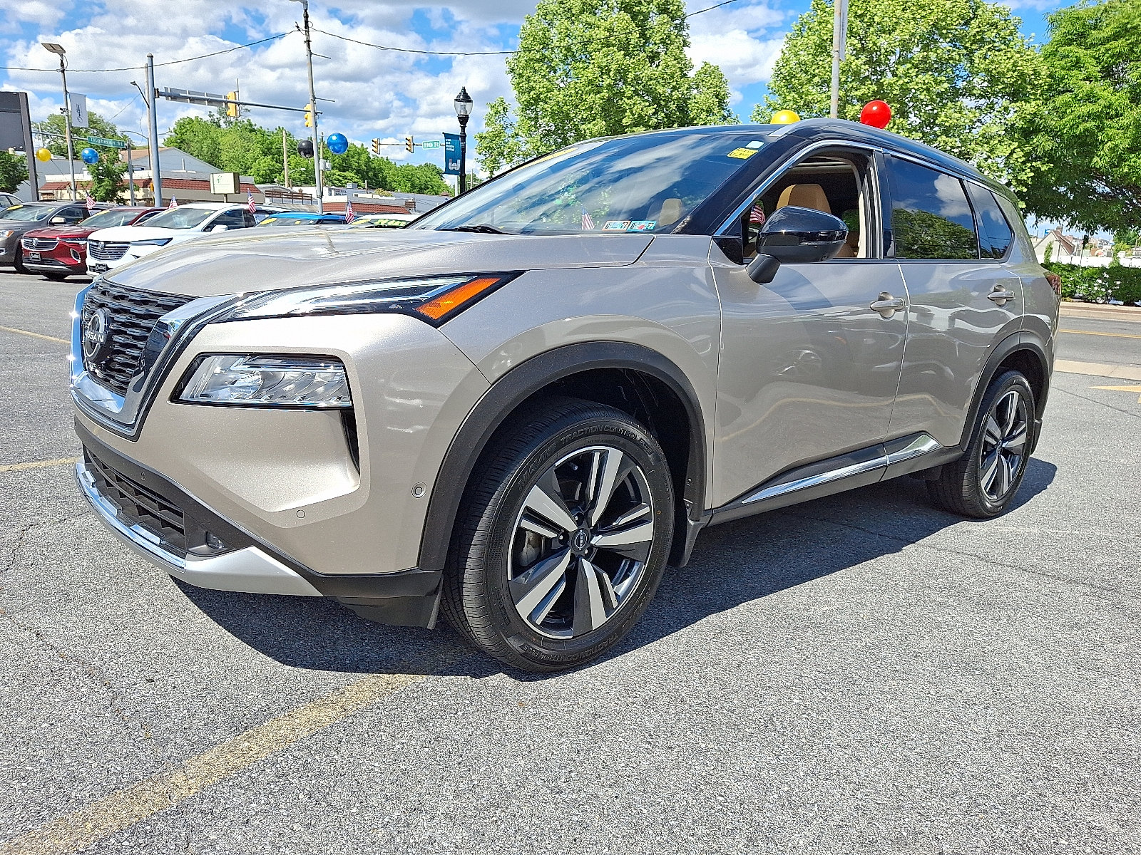 Used 2022 Nissan Rogue Platinum w/ Head-Up Display Package AWD/4WD image 1