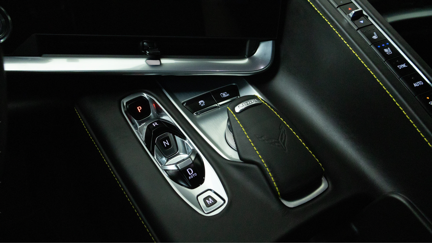 Used 2022 Chevrolet Corvette Stingray Premium Cpe w/ Z51 Performance Package RWD image 13