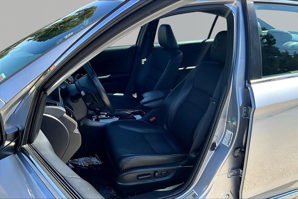 Used 2016 Honda Accord Sport image 20