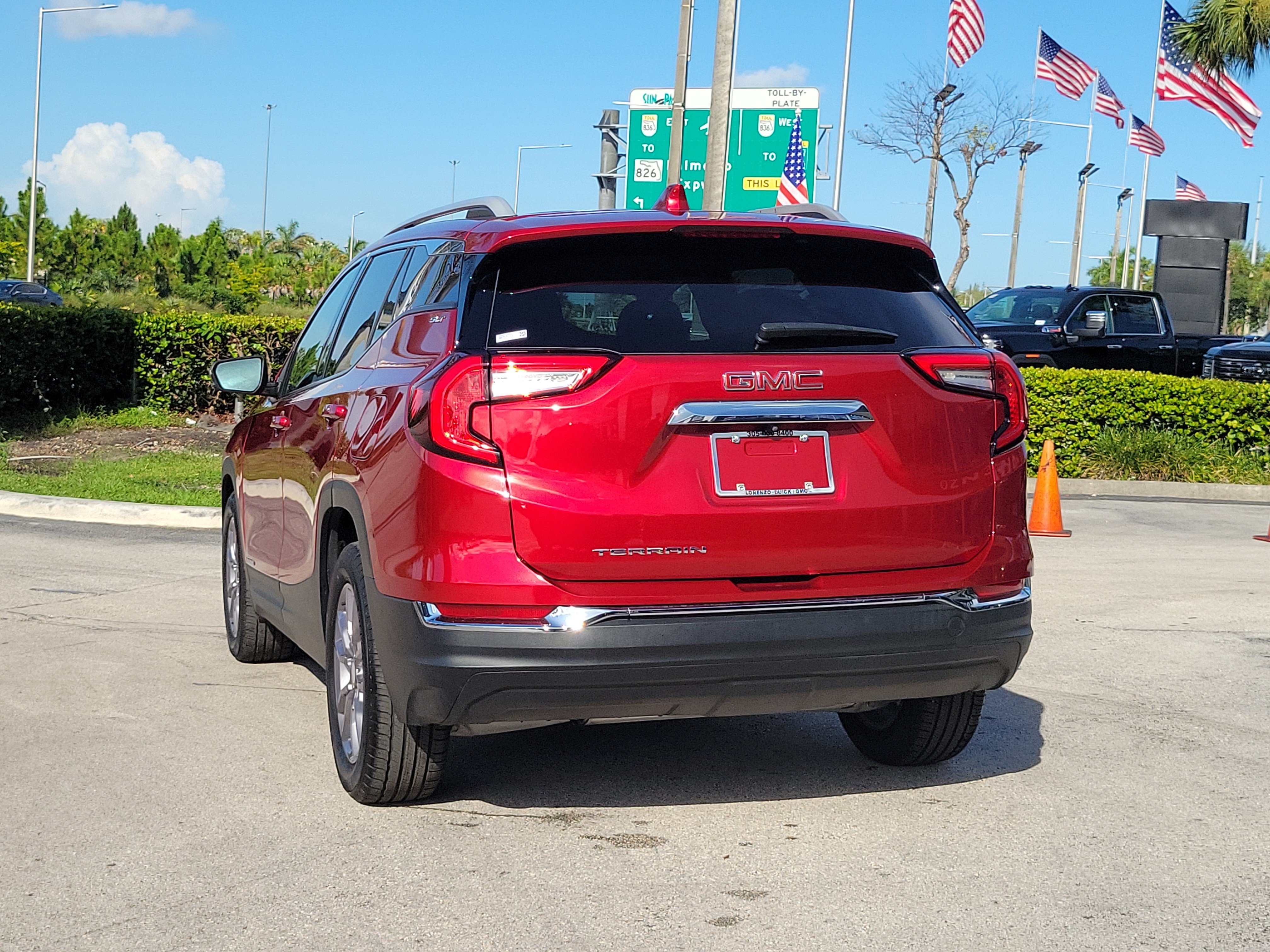 Used 2024 GMC Terrain SLT FWD image 7