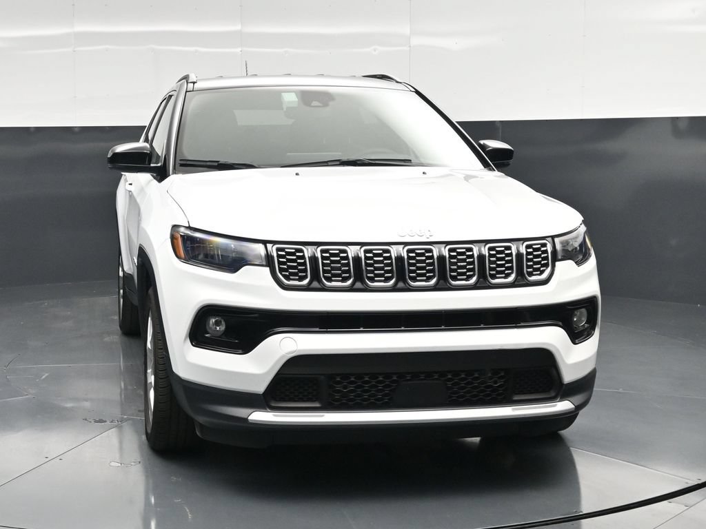 Used 2025 Jeep Compass Limited AWD/4WD image 5