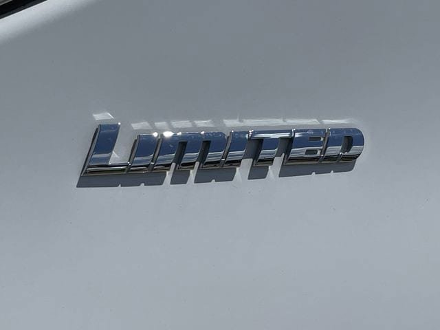 Used 2024 Toyota Tundra Limited w/ Power Package AWD/4WD image 33