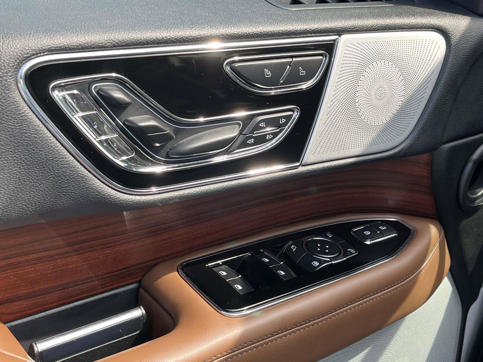 Certified 2023 Lincoln Navigator L Reserve AWD/4WD image 18