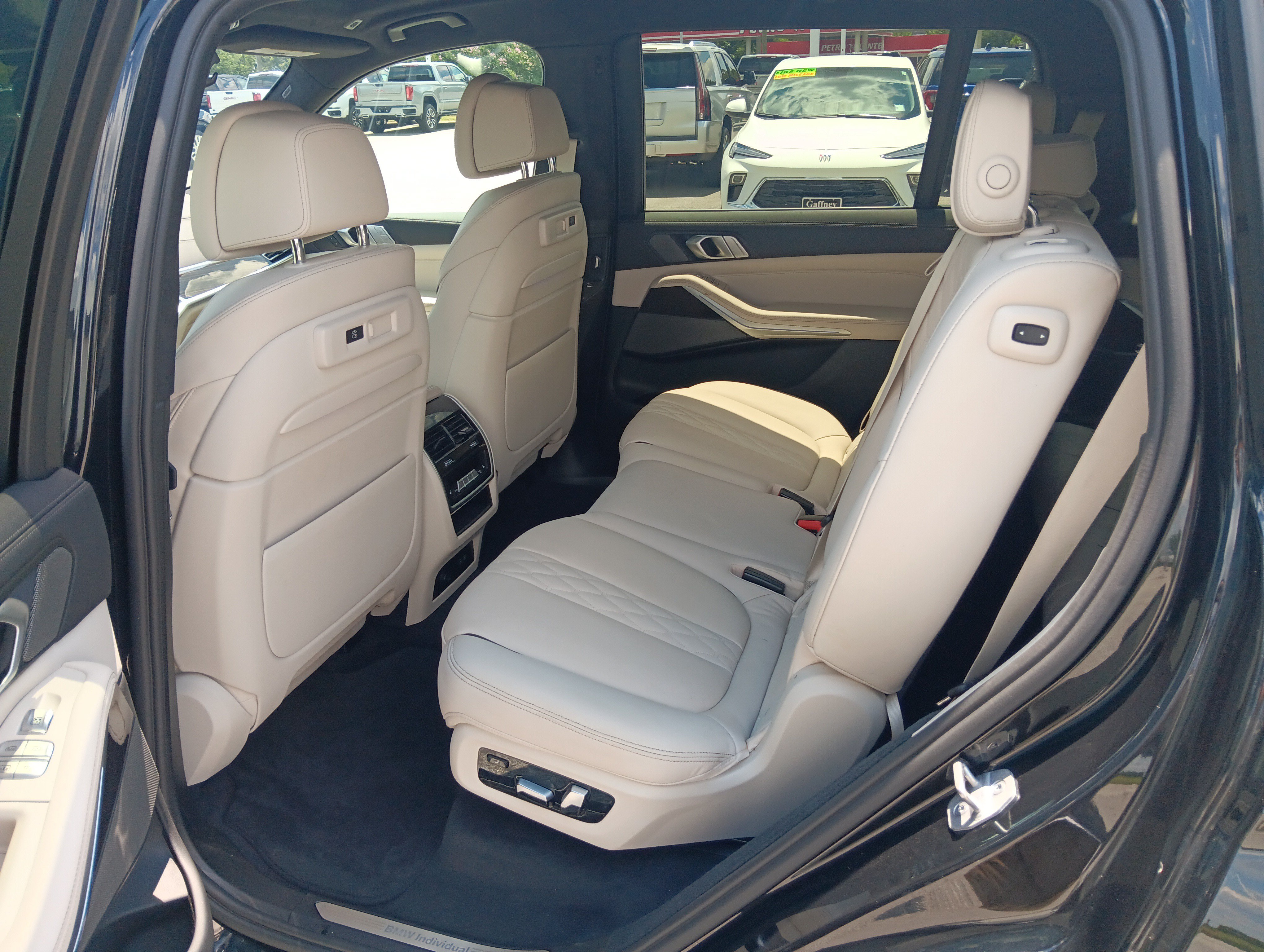 Used 2021 BMW X7 xDrive40i w/ Premium Package AWD/4WD image 18