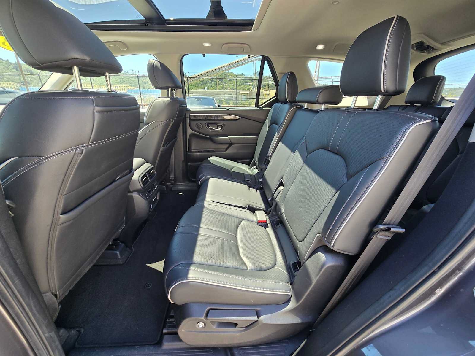 Used 2023 Honda Pilot Elite image 16
