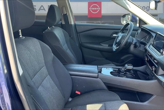 Used 2024 Nissan Rogue SV FWD image 28