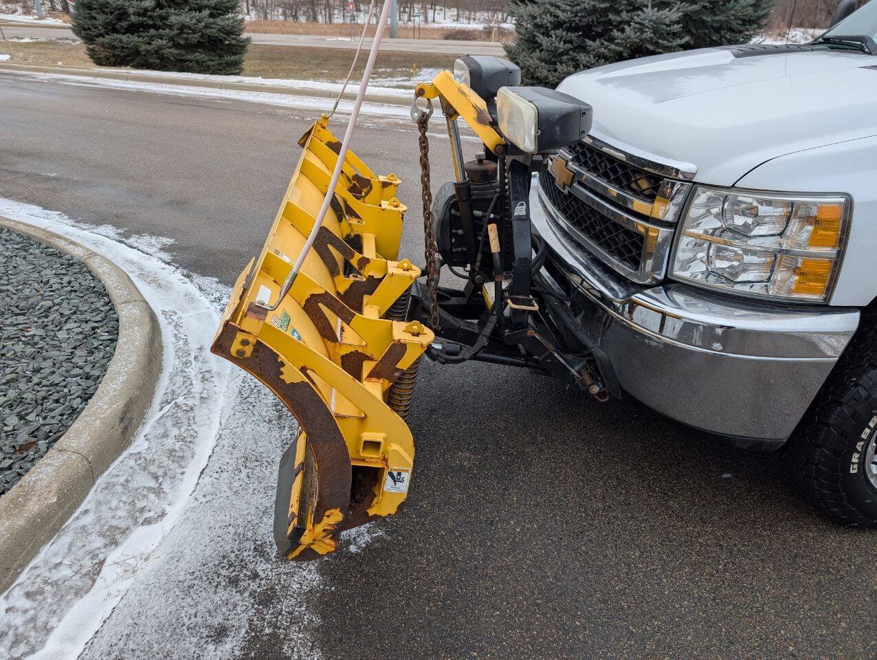 Used 2013 Chevrolet Silverado 2500 W/T w/ Snow Plow Prep Package AWD/4WD image 5