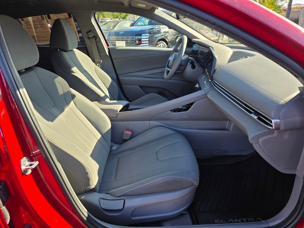 Certified 2023 Hyundai Elantra SEL w/ Convenience Package image 10