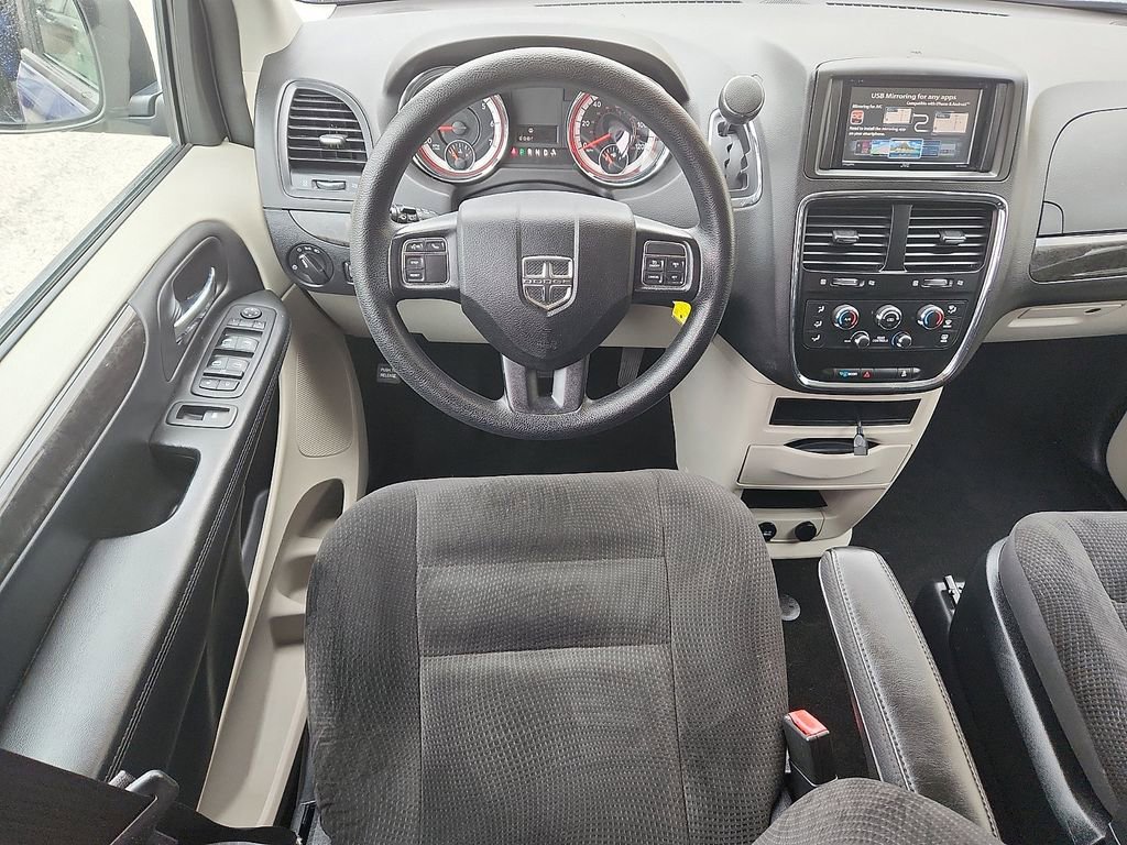 Used 2018 Dodge Grand Caravan SE w/ UConnect Hands-Free Group image 8