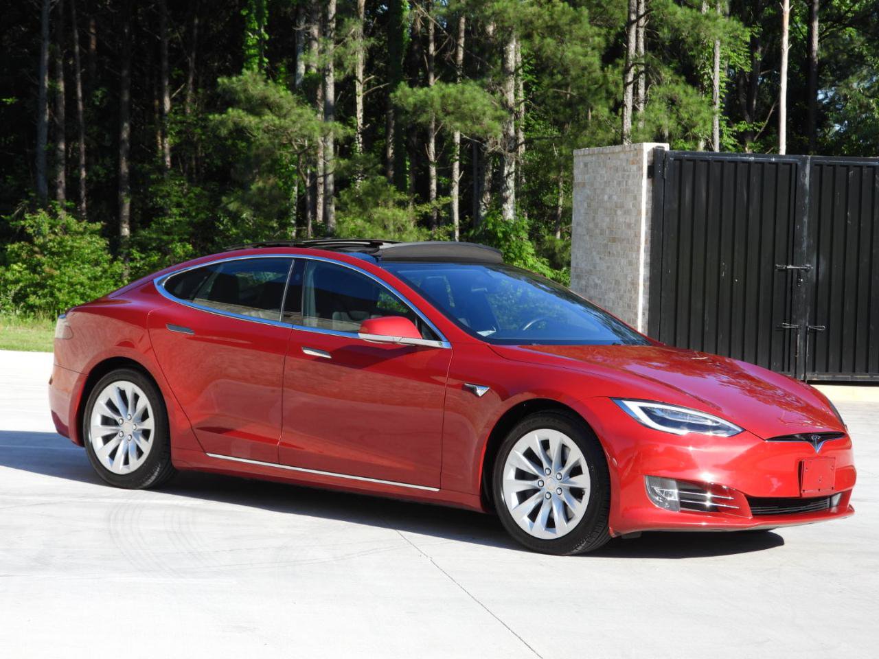 Used 2018 Tesla Model S 100D AWD/4WD image 33