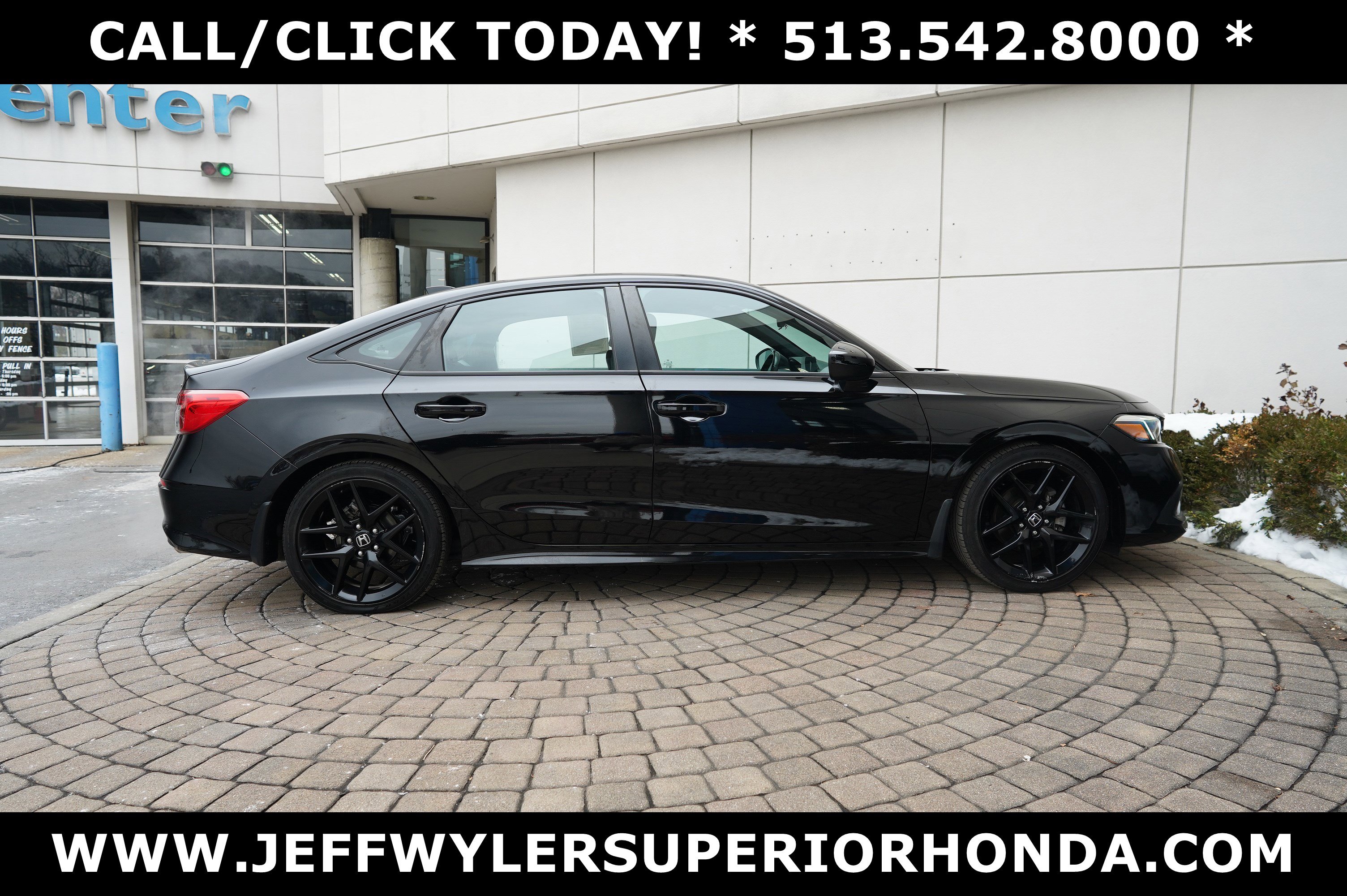 Used 2023 Honda Civic Sport image 2