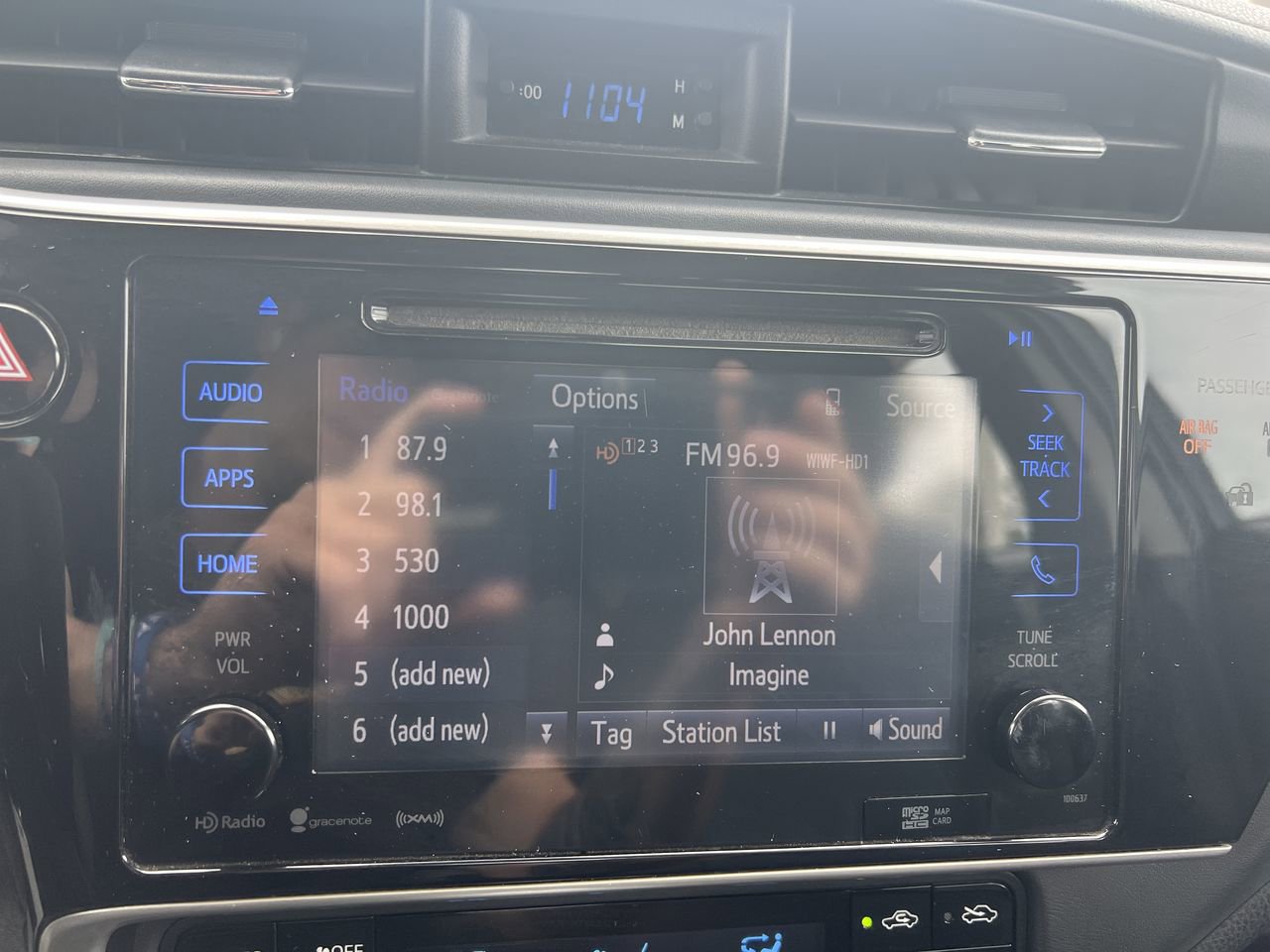 Used 2017 Toyota Corolla LE FWD image 23