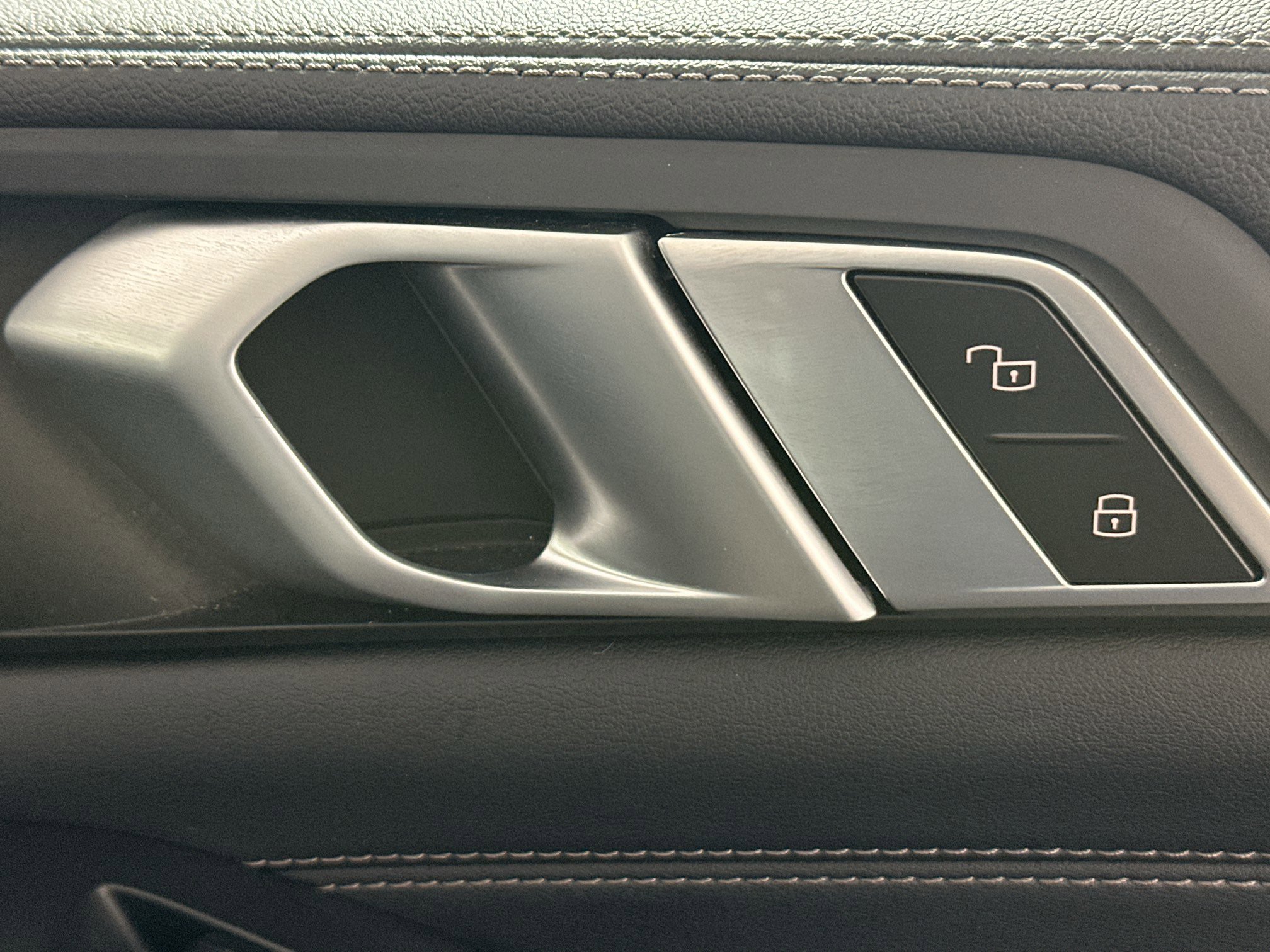 Used 2023 BMW X5 xDrive45e image 29