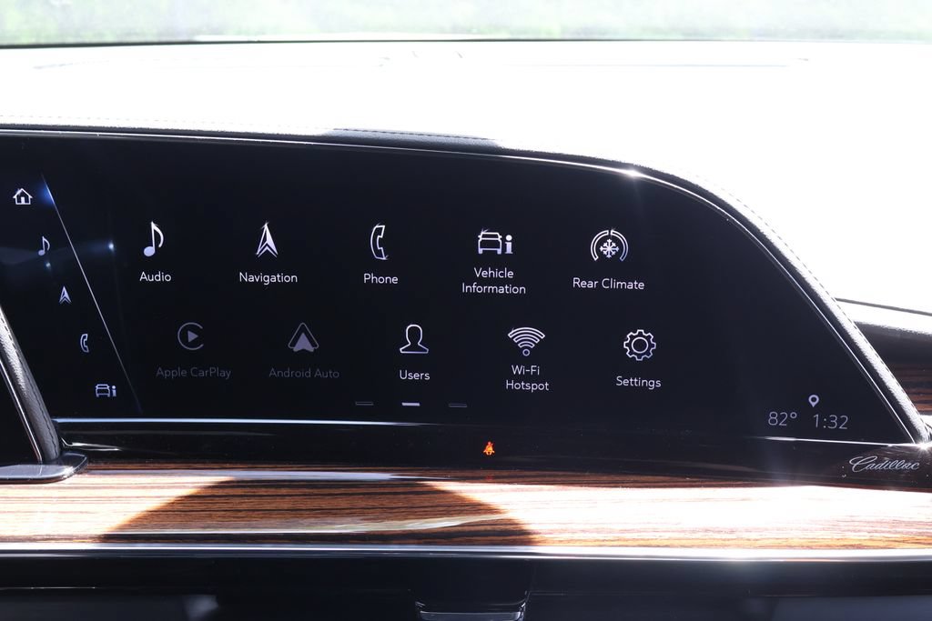 Certified 2022 Cadillac Escalade ESV Luxury w/ LPO, Illumination Package AWD/4WD image 17