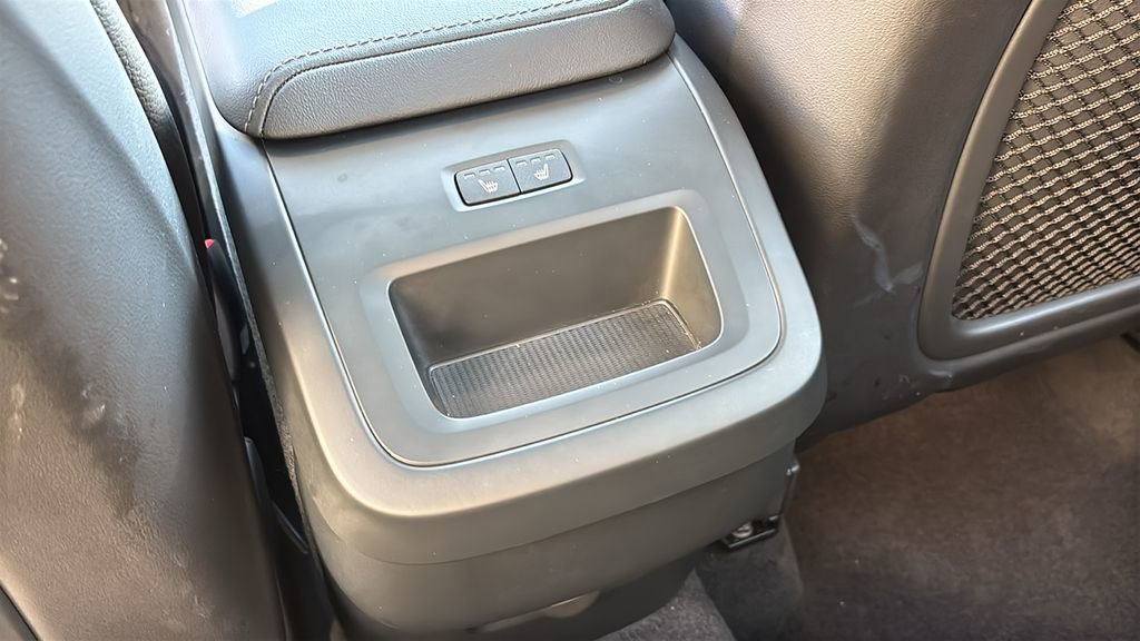 Certified 2025 Volvo XC60 B5 Plus AWD/4WD image 9