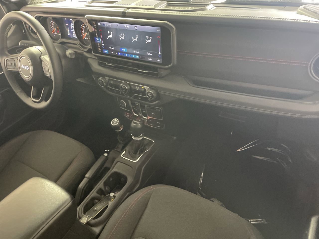 Used 2025 Jeep Wrangler Unlimited Rubicon image 25