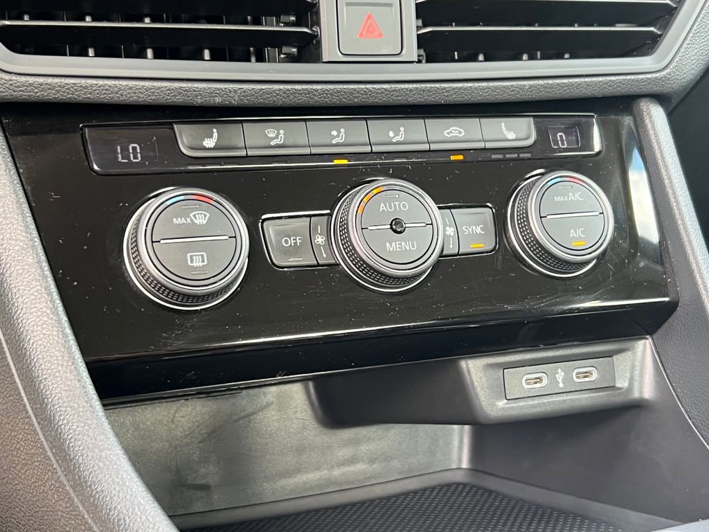 Used 2024 Volkswagen Jetta SE FWD image 21