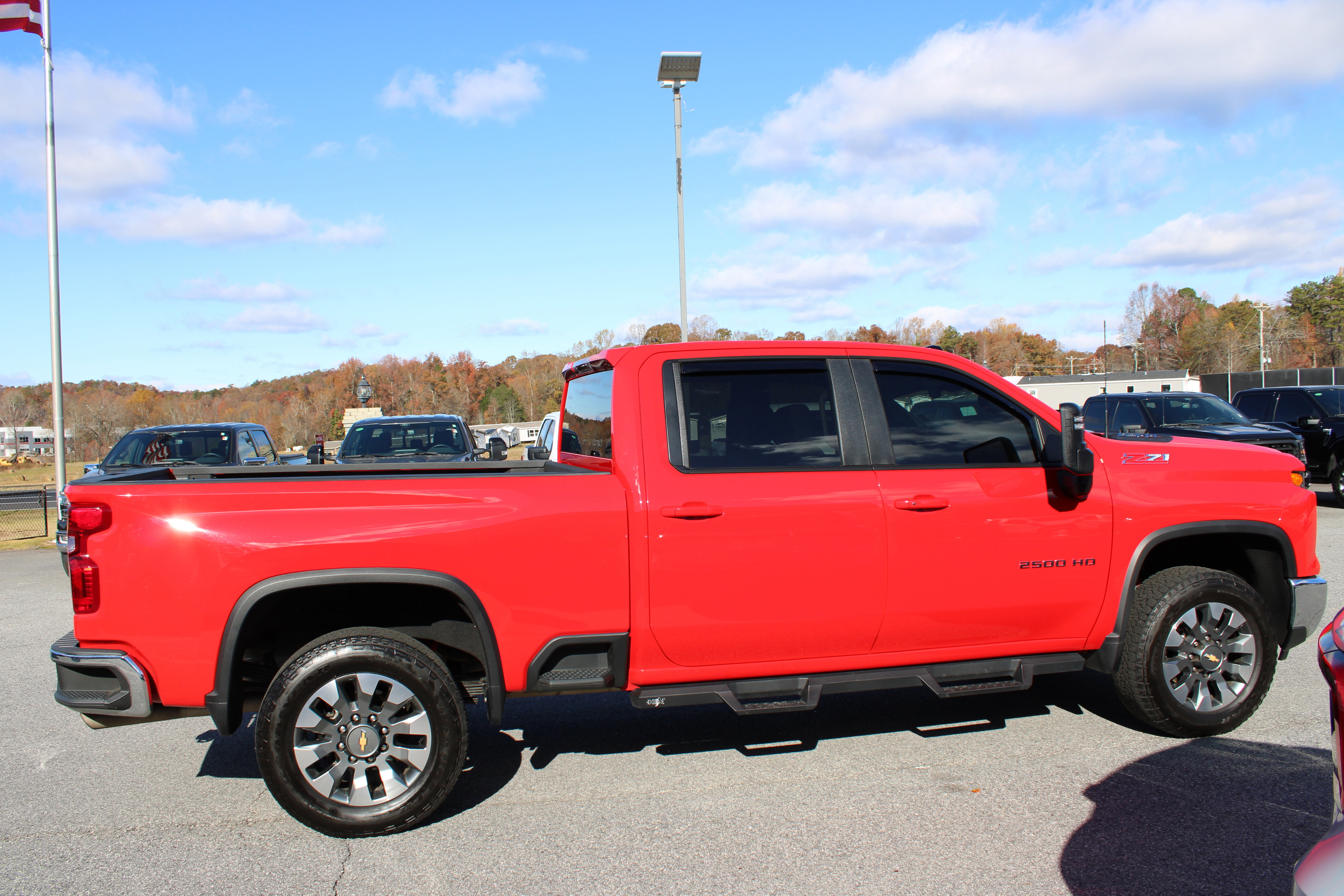 Used 2024 Chevrolet Silverado 2500 LT image 5