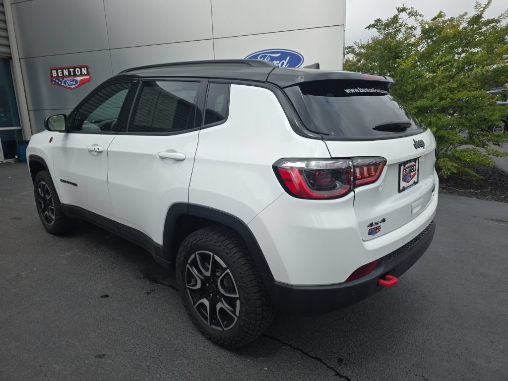 Used 2025 Jeep Compass Trailhawk AWD/4WD image 10