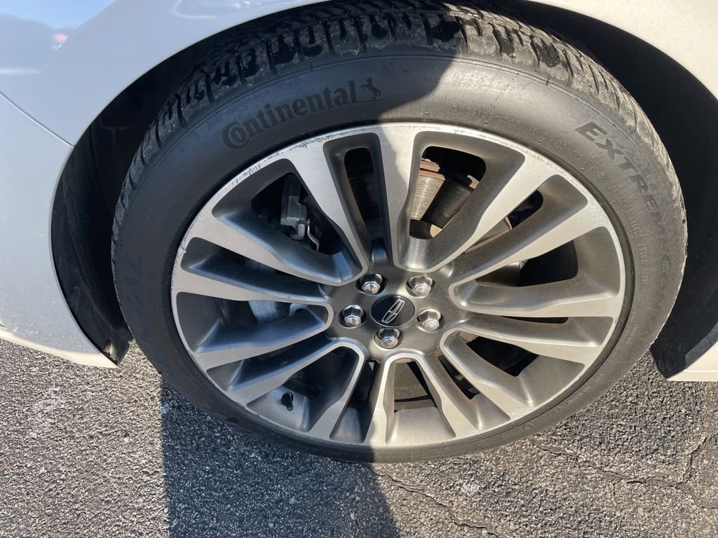 Used 2020 Lincoln Continental Standard w/ Premium Package image 9