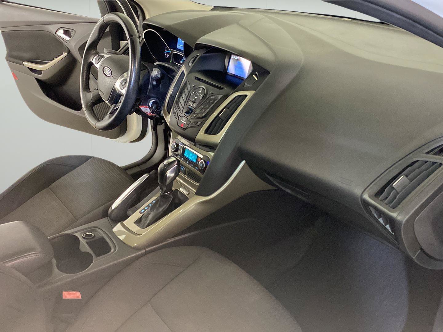 Used 2012 Ford Focus SEL FWD image 29