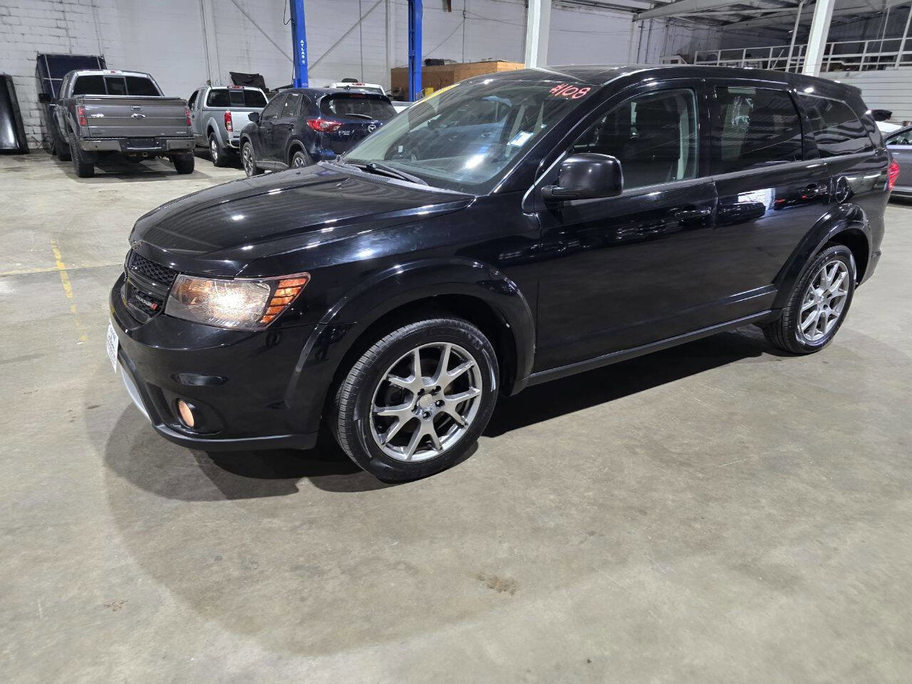 Used 2015 Dodge Journey R/T w/ Flexible Seating Group image 1
