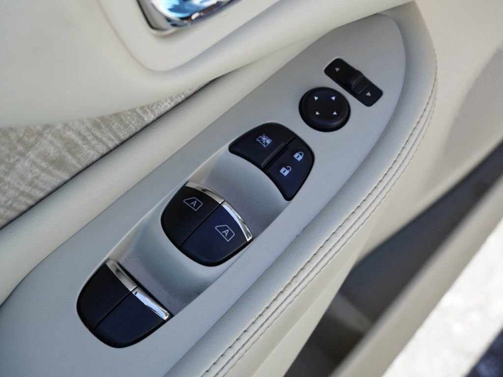 Used 2019 Nissan Murano SL w/ Cargo Package FWD image 9