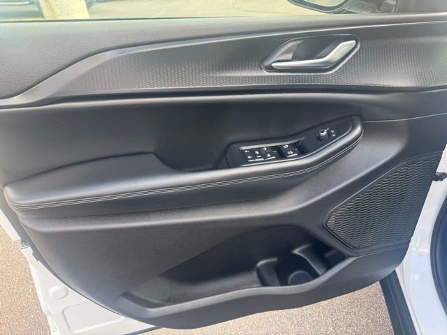 Certified 2024 Jeep Grand Cherokee Altitude image 9