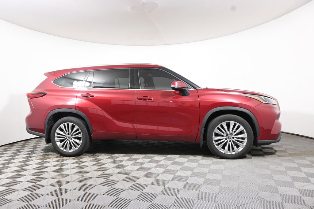Used 2022 Toyota Highlander Platinum AWD/4WD image 8