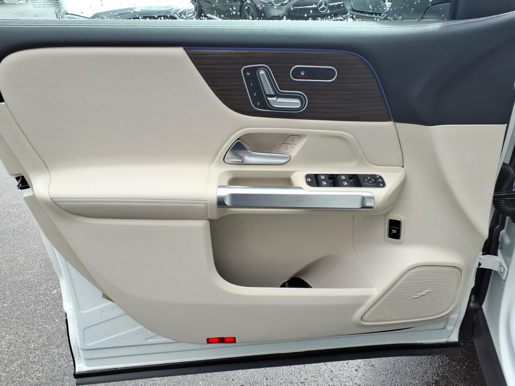 New 2026 Mercedes-Benz GLB 250 4MATIC image 11
