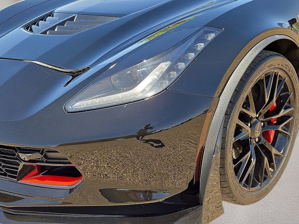 Used 2017 Chevrolet Corvette Z06 w/ Z07 Performance Package RWD image 11