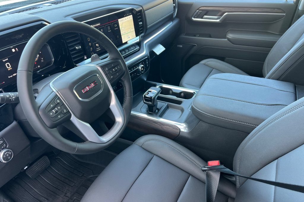 New 2026 GMC Sierra 1500 SLT w/ SLT Premium Package AWD/4WD image 7