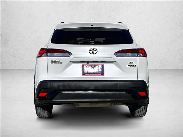 Used 2024 Toyota Corolla Cross SE image 4
