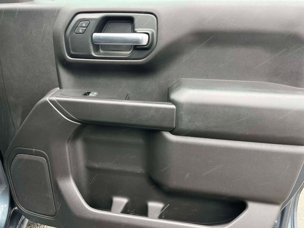 Used 2020 Chevrolet Silverado 1500 Custom Trail Boss w/ Custom Convenience Package image 9