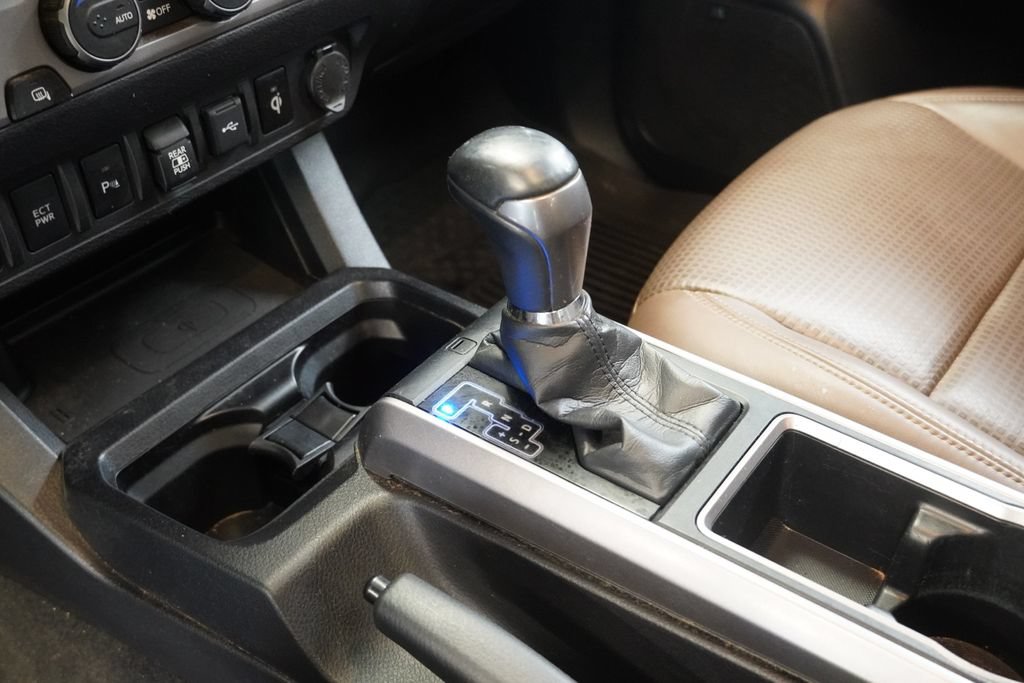Used 2021 Toyota Tacoma Limited AWD/4WD image 22