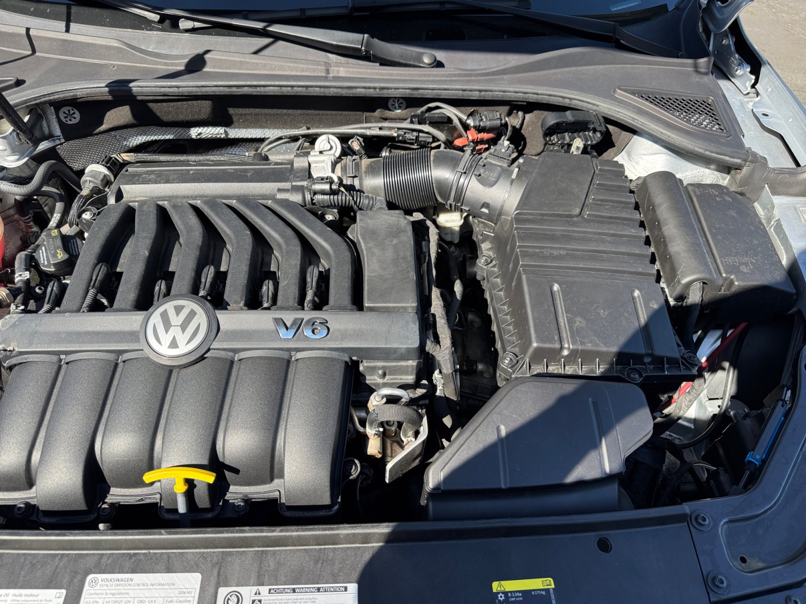 Used 2018 Volkswagen Passat 3.6 FWD image 16