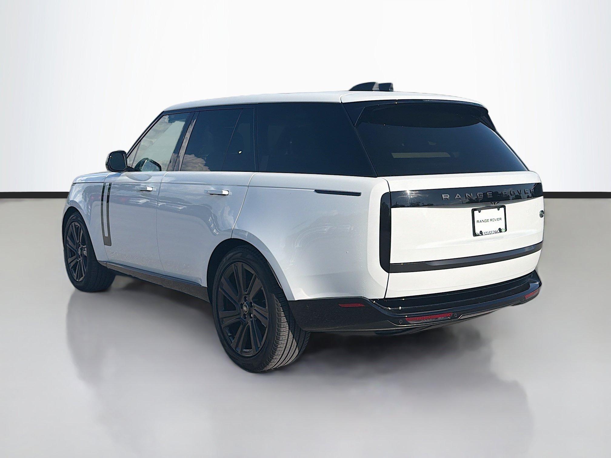 Used 2023 Land Rover Range Rover SE AWD/4WD image 3