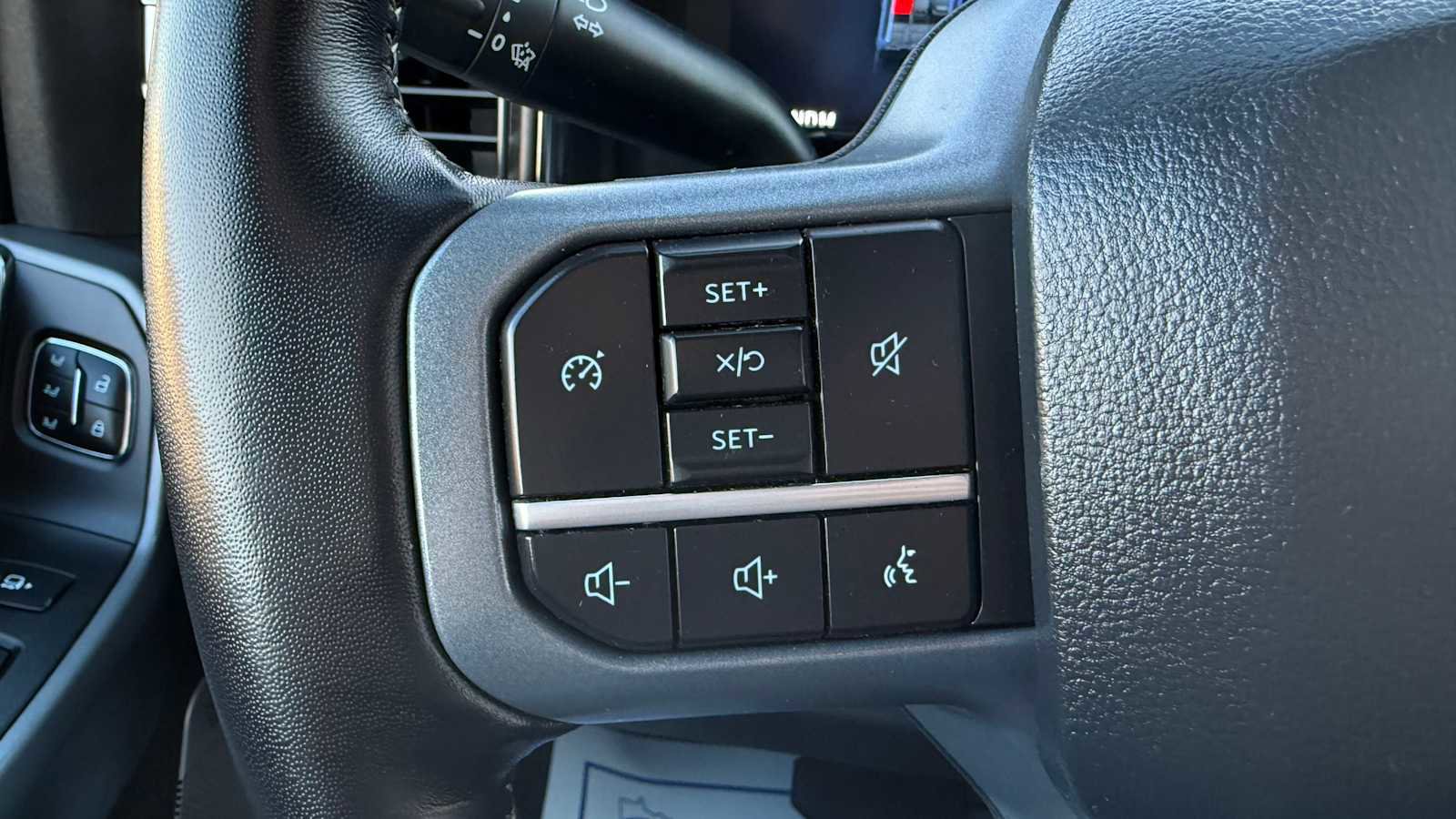 Used 2024 Ford F350 Lariat w/ Chrome Package AWD/4WD image 15