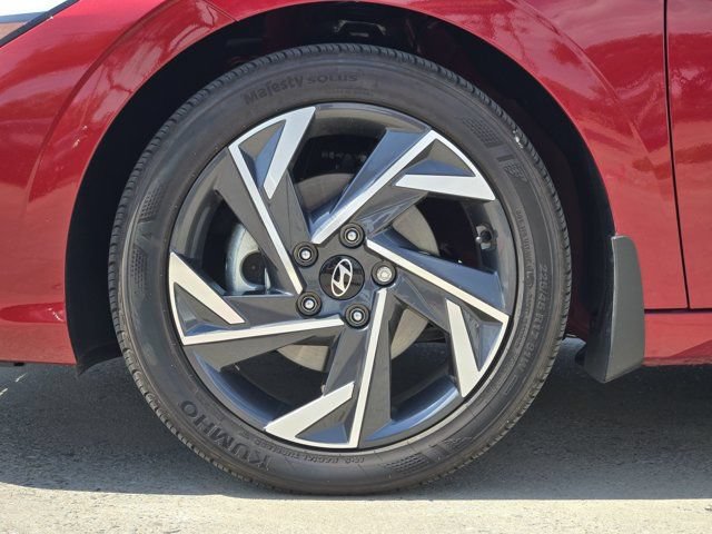Certified 2025 Hyundai Elantra Sport FWD image 11