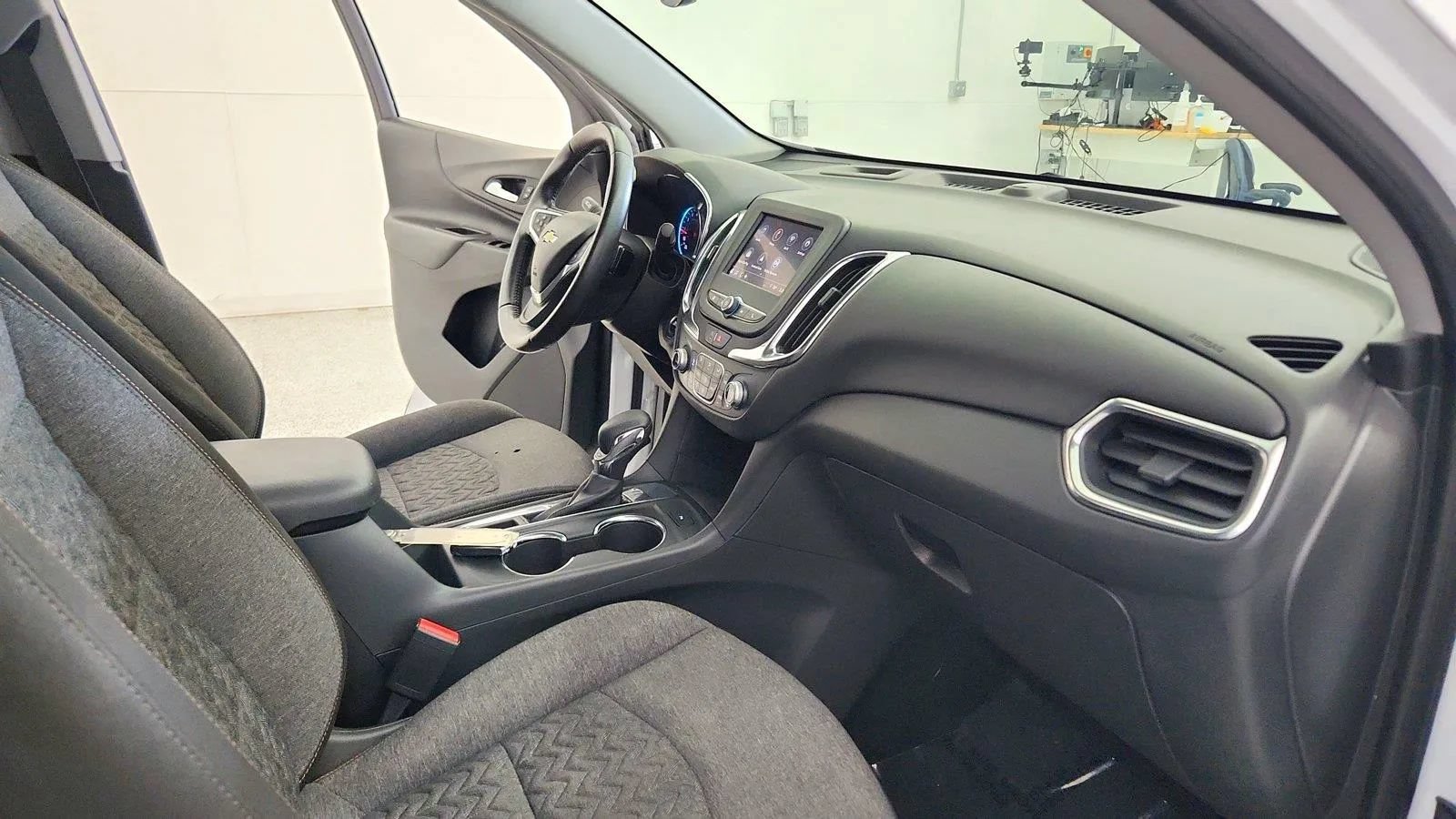 Used 2022 Chevrolet Equinox LT FWD image 28