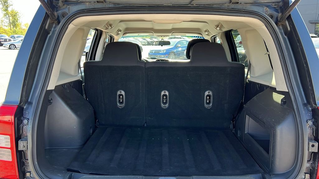 Used 2010 Jeep Patriot Sport image 32