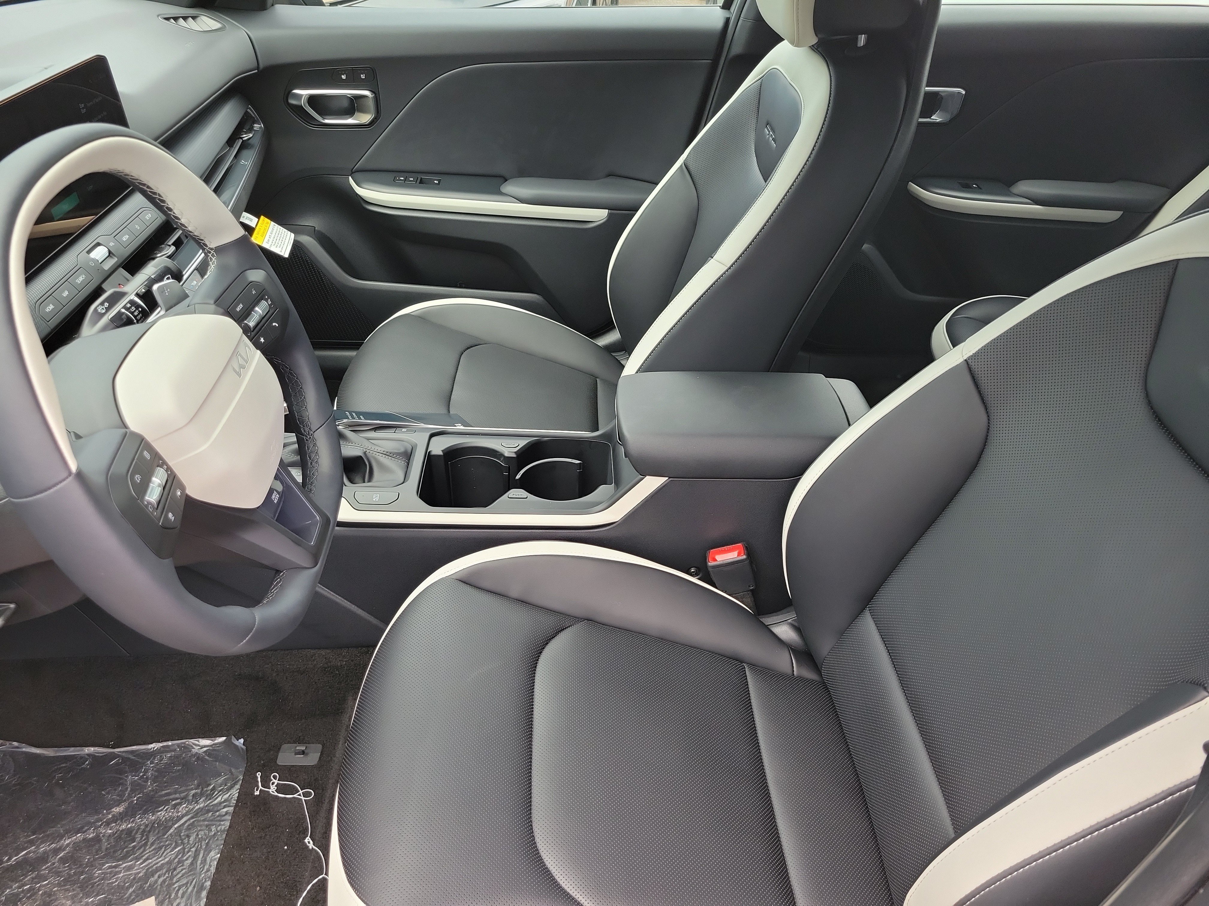 New 2026 Kia K4 GT-Line w/ GT-Line Premium Package FWD image 17