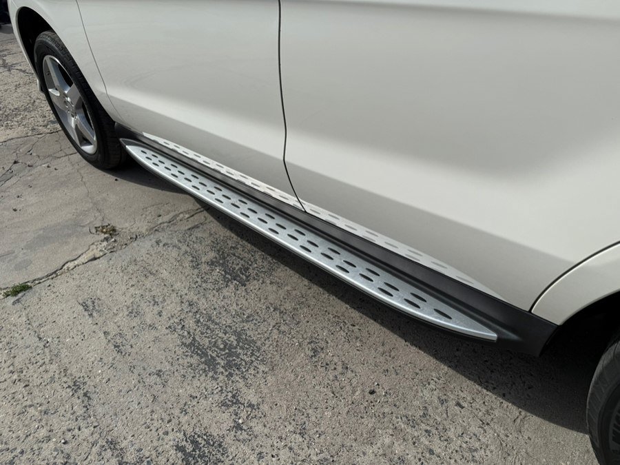 Used 2015 Mercedes-Benz ML 400 4MATIC w/ Lighting Package image 21