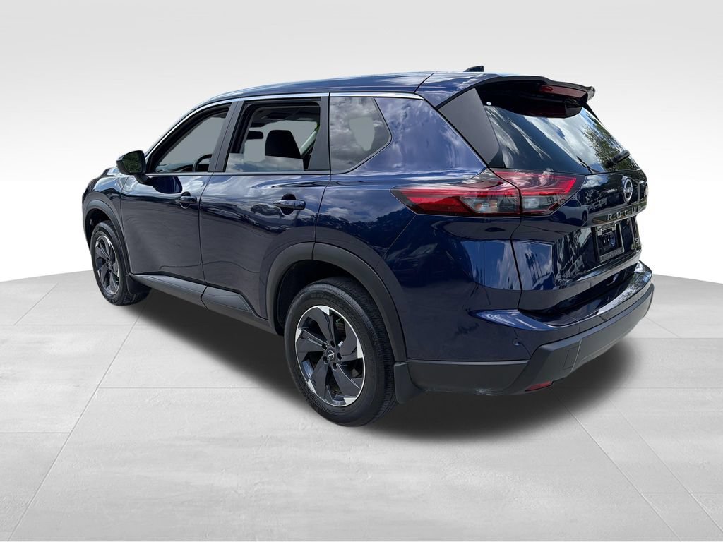 Certified 2024 Nissan Rogue SV FWD image 5