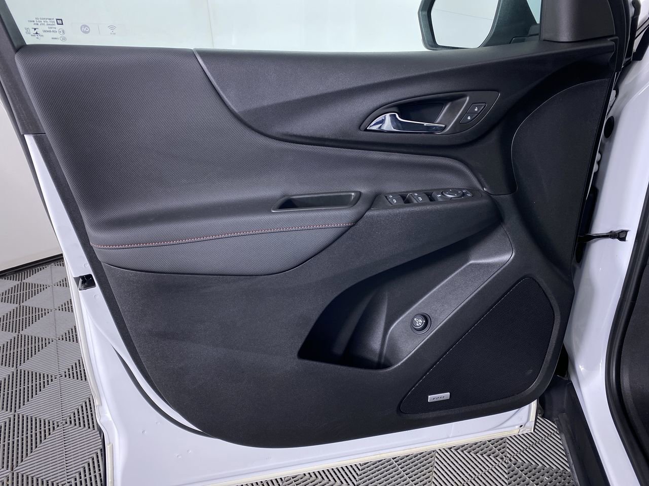 Certified 2023 Chevrolet Equinox RS w/ RS Leather Package FWD image 21