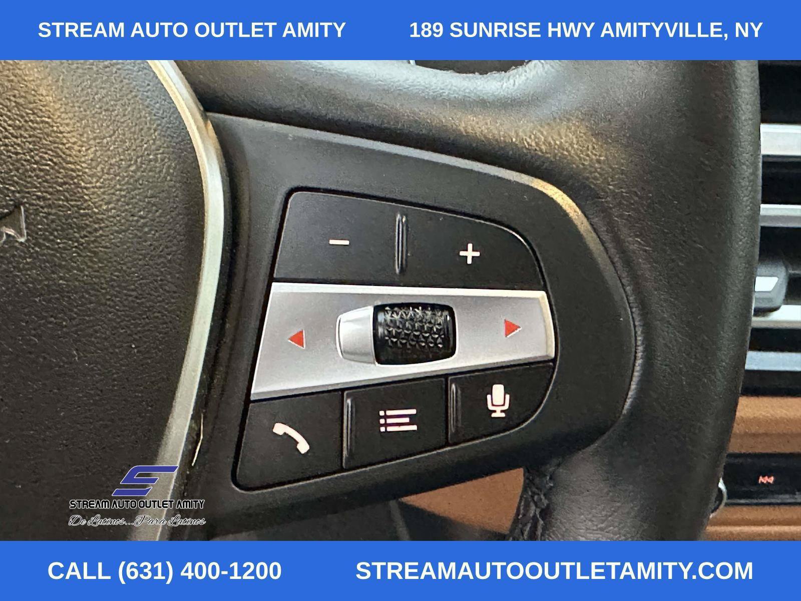 Used 2024 BMW 330i xDrive Sedan w/ Premium Package AWD/4WD image 27