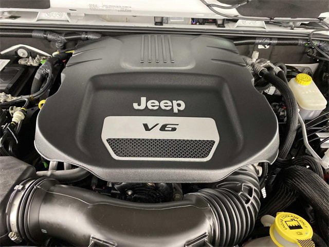 Used 2018 Jeep Wrangler Unlimited Sahara w/ Connectivity Group image 29