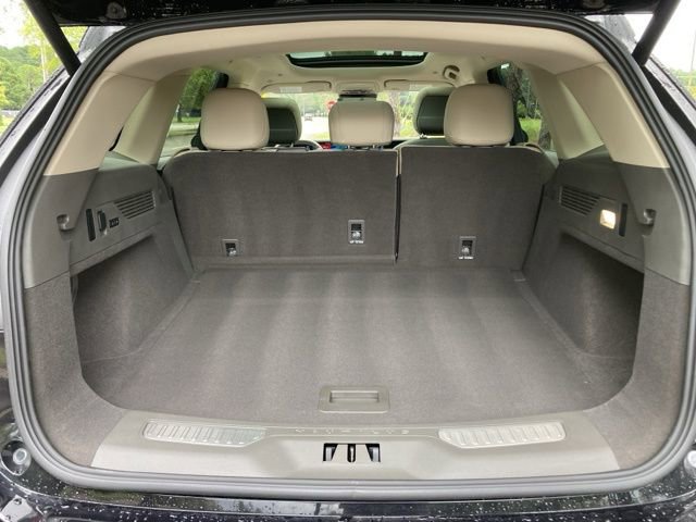 Used 2025 Lincoln Nautilus Premier w/ Equipment Group 102A image 17